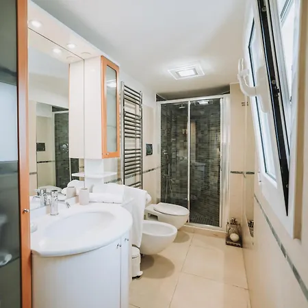 Apartment De Rossi 43 *