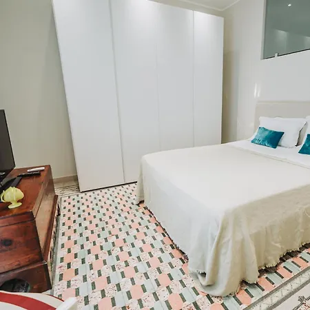 Apartment De Rossi 43 *