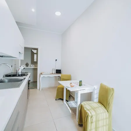 Apartment De Rossi 43 Bari